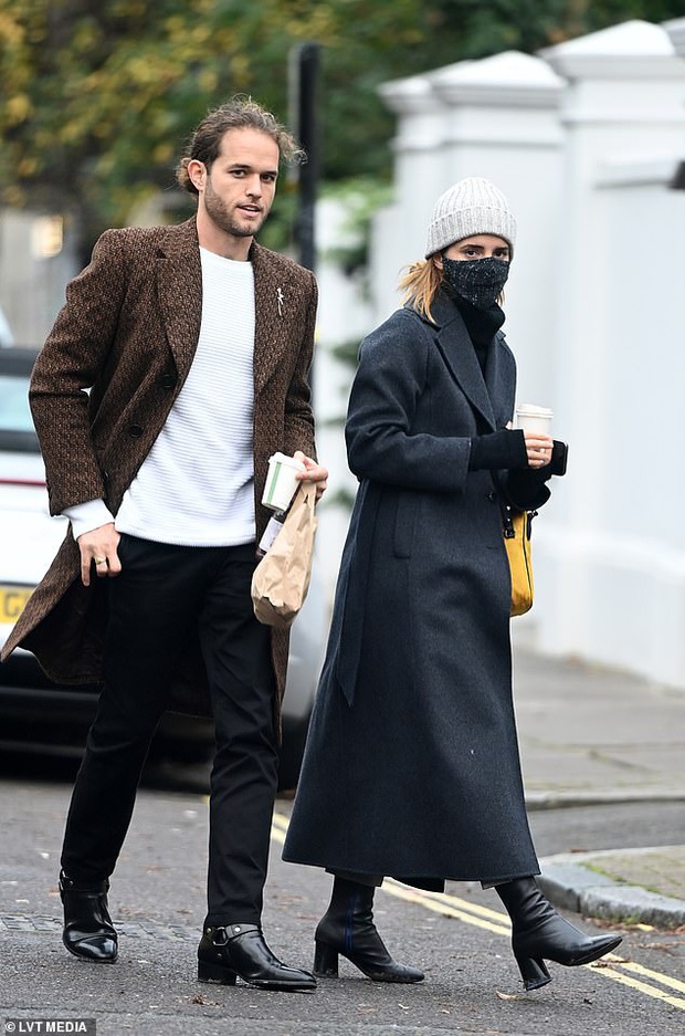 Dàn sao Harry Potter sau 20 năm: Harry ngủ với fan, Emma Watson vướng lùm xùm ảnh nóng chưa sốc bằng nam phụ lột xác khó tin - Ảnh 14. Dàn sao Harry Potter sau 20 năm: Harry ngủ với fan, Emma Watson vướng lùm xùm ảnh nóng chưa sốc bằng nam phụ lột xác khó tin - Ảnh 14.