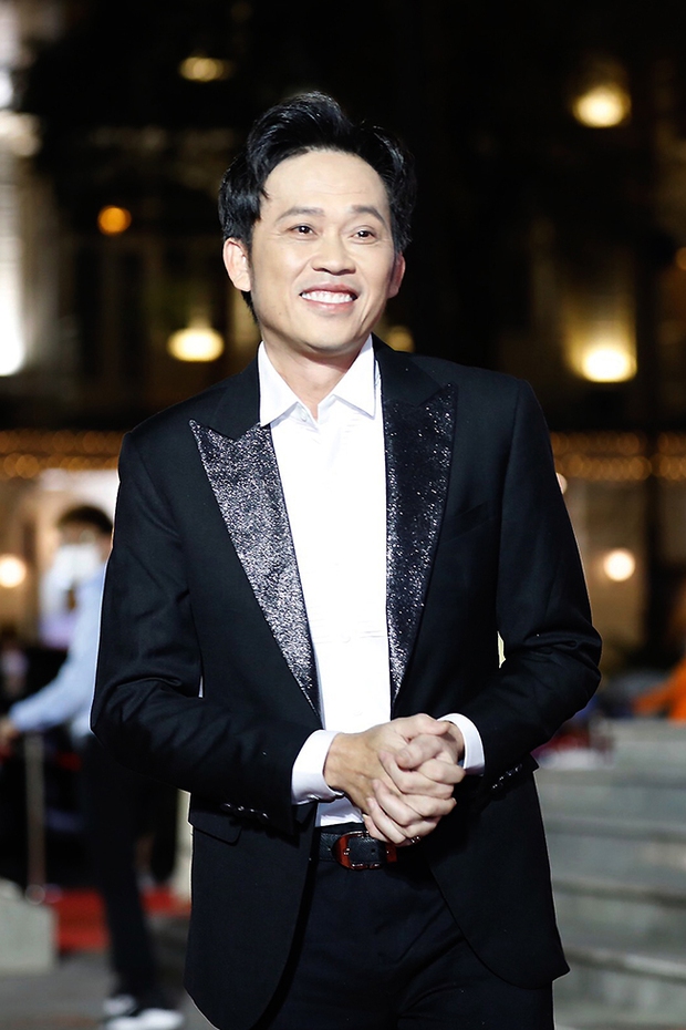 Phía Hoài Linh nói gì trước thông tin nam nghệ sĩ trốn sang Mỹ để né tránh lùm xùm từ thiện? - Ảnh 3. Phía Hoài Linh nói gì trước thông tin nam nghệ sĩ trốn sang Mỹ để né tránh lùm xùm từ thiện? - Ảnh 3.