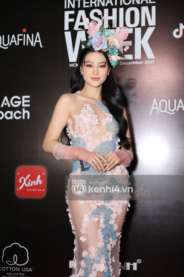 VIFW đêm cuối: Lynk Lee chặt chém với outfit như trong phim giả tưởng, siêu mẫu Anh Thư cháy đến giật mình! - Ảnh 7.