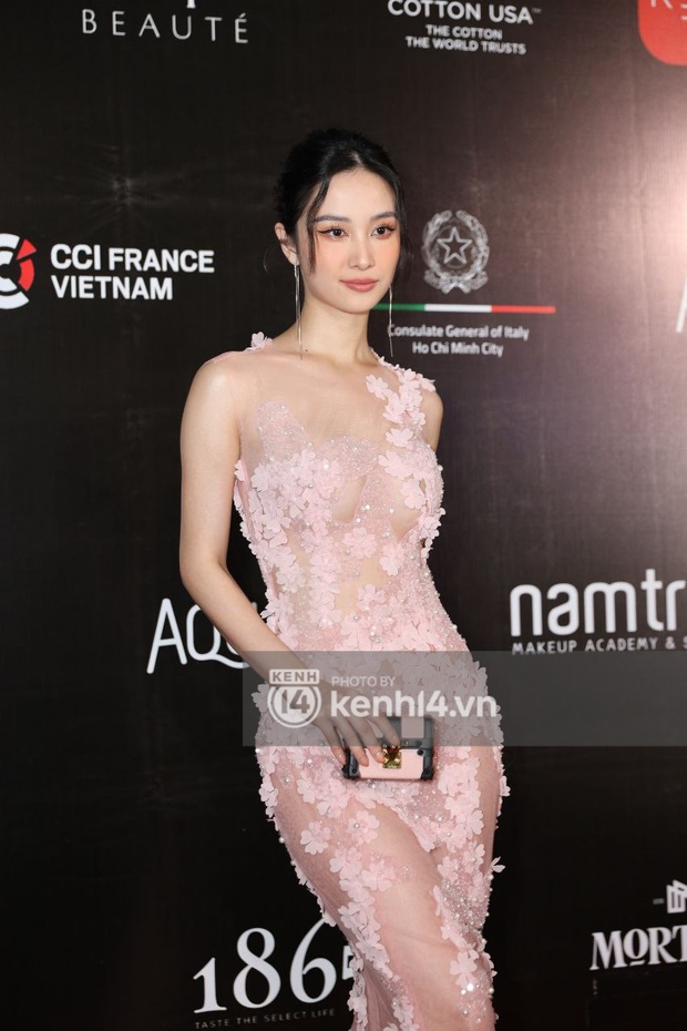 VIFW đêm cuối: Lynk Lee chặt chém với outfit như trong phim giả tưởng, siêu mẫu Anh Thư cháy đến giật mình! - Ảnh 9.