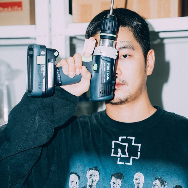 Profile khủng bạn trai Yoo Ah In: Nhiếp ảnh gia tốt nghiệp Đại học danh giá, có triển lãm ở tận Mỹ và tác phẩm giá 400 triệu - Ảnh 3.