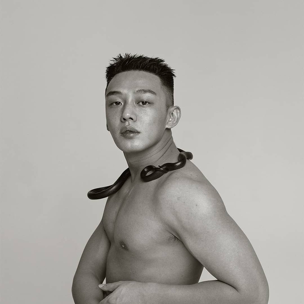 Yoo Ah In: Ảnh đế trẻ nhất Hàn Quốc với vẻ đẹp phi giới tính, cậu bạn thân thích nude, tụt quần hút thuốc lá của Song Hye Kyo - Ảnh 8.