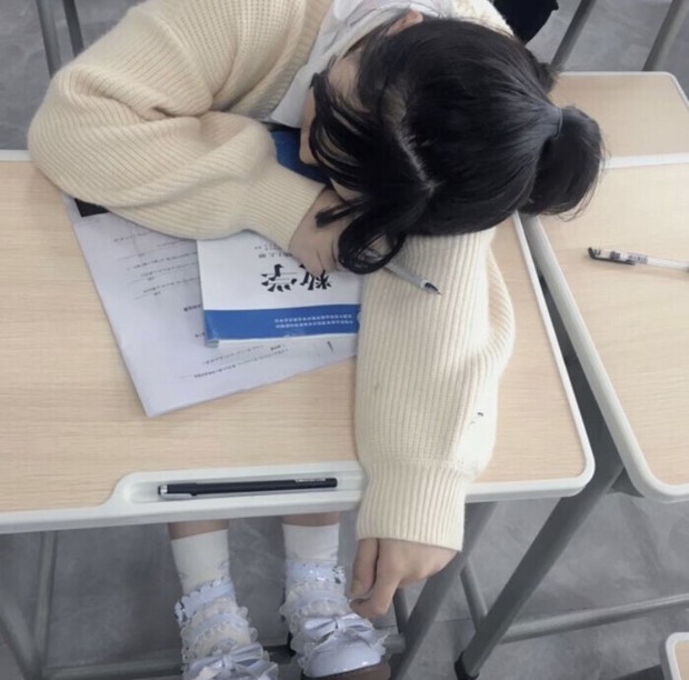 4 tư thế ngủ yêu thích của nhiều người lại khiến người ta càng ngủ càng mệt mỏi, tốt nhất nên bỏ ngay - Ảnh 1. 4 tư thế ngủ yêu thích của nhiều người lại khiến người ta càng ngủ càng mệt mỏi, tốt nhất nên bỏ ngay - Ảnh 1.
