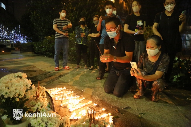 Nghẹn lòng lễ tưởng niệm bé gái 8 tuổi nghi bị dì ghẻ bạo hành: Tấm di ảnh với nụ cười ngây thơ khiến bao người xót xa - Ảnh 5.