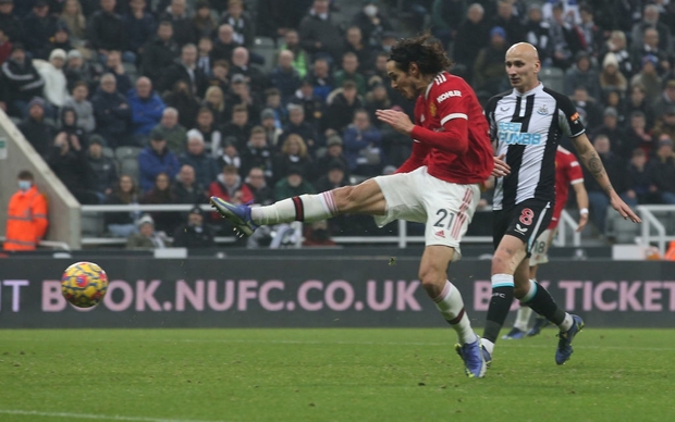 Cavani hóa người hùng giúp MU hòa hú vía ứng viên xuống hạng tại Ngoại Hạng Anh - Ảnh 5.