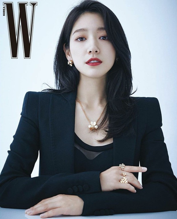 Công bố 10 nữ diễn viên đẹp nhất Kbiz, nhưng sao cứ kỳ kỳ: 2 sao nhí giành giật top 1, Suzy - Park Shin Hye thua đau loạt cái tên kém nổi - Ảnh 24.