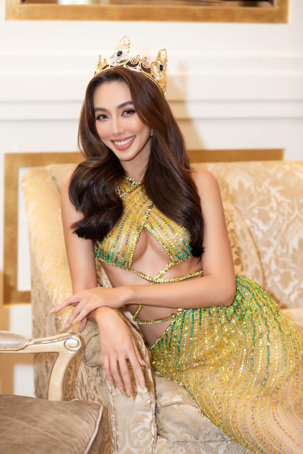 Thuỳ Tiên diện váy dạ hội trong đêm tổng duyệt chung kết Miss Grand, nhận giải thưởng từ trang sắc đẹp Thái Lan - Ảnh 3.