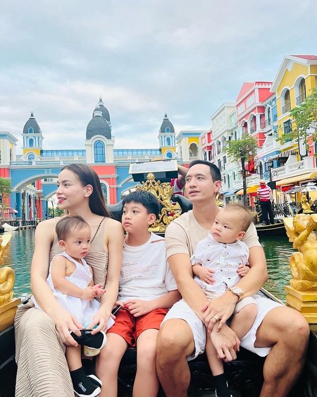 Hà Hồ khoe dáng mẹ bỉm 3 con trong chuyến du lịch cùng gia đình, ai dè lại bị bóc đụng chạm photoshop - Ảnh 4.