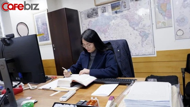 9X trở thành thông biên dịch viên tư pháp người Việt Nam tại Hàn Quốc, nhắn gửi du học sinh cần ghi nhớ vài điều để không sa lưới pháp luật - Ảnh 1.