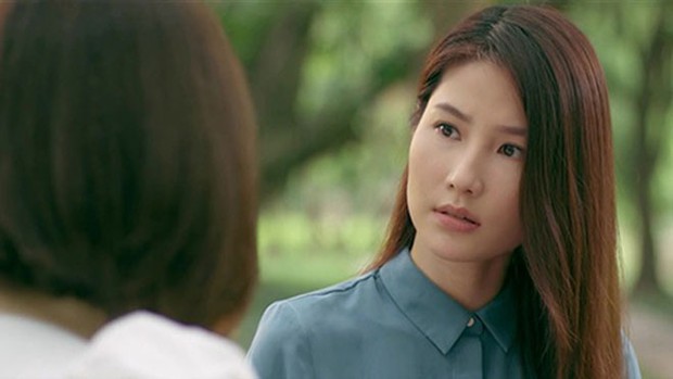 Chẳng hề xấu như Nam (Hương Vị Tình Thân) nhưng váy áo của 3 mỹ nhân này vẫn bị chê tơi tả: Kín hay hở cũng chẳng chịu? - Ảnh 3. Chẳng hề xấu như Nam (Hương Vị Tình Thân) nhưng váy áo của 3 mỹ nhân này vẫn bị chê tơi tả: Kín hay hở cũng chẳng chịu? - Ảnh 3.