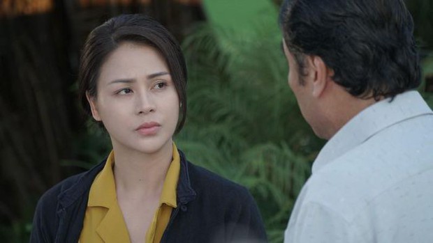 Chẳng hề xấu như Nam (Hương Vị Tình Thân) nhưng váy áo của 3 mỹ nhân này vẫn bị chê tơi tả: Kín hay hở cũng chẳng chịu? - Ảnh 5. Chẳng hề xấu như Nam (Hương Vị Tình Thân) nhưng váy áo của 3 mỹ nhân này vẫn bị chê tơi tả: Kín hay hở cũng chẳng chịu? - Ảnh 5.