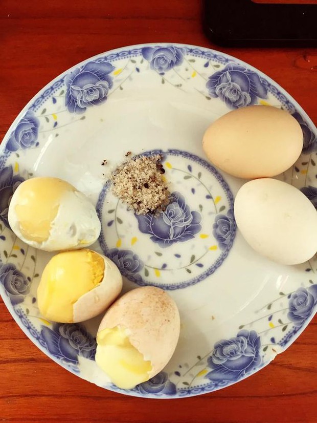 Trứng lưng chừng - đặc sản siêu lạ 80% người Việt Nam ít biết tới, cả nước chỉ có 1 nơi bán món tên gọi thế này - Ảnh 1.
