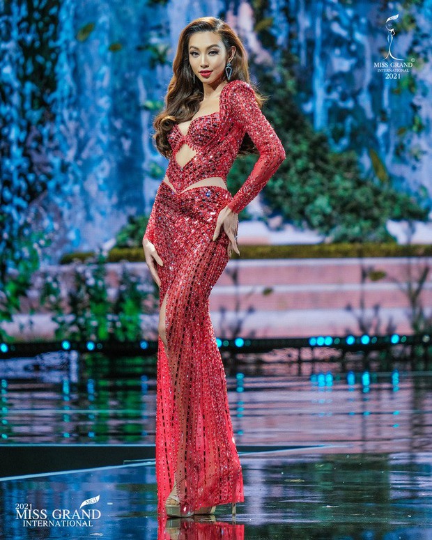 Thuỳ Tiên trong 4 năm chinh chiến tại các cuộc thi Hoa hậu: Lần chọn đồ tranh cãi nhất chính là lần thắng đậm! - Ảnh 9.