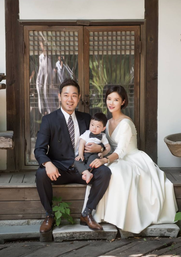 Sau lần suýt ly hôn chồng đại gia, giờ Hwang Jung Eum (She Was Pretty) liên tục công khai ảnh khóa môi ông xã cực tình tứ - Ảnh 5.