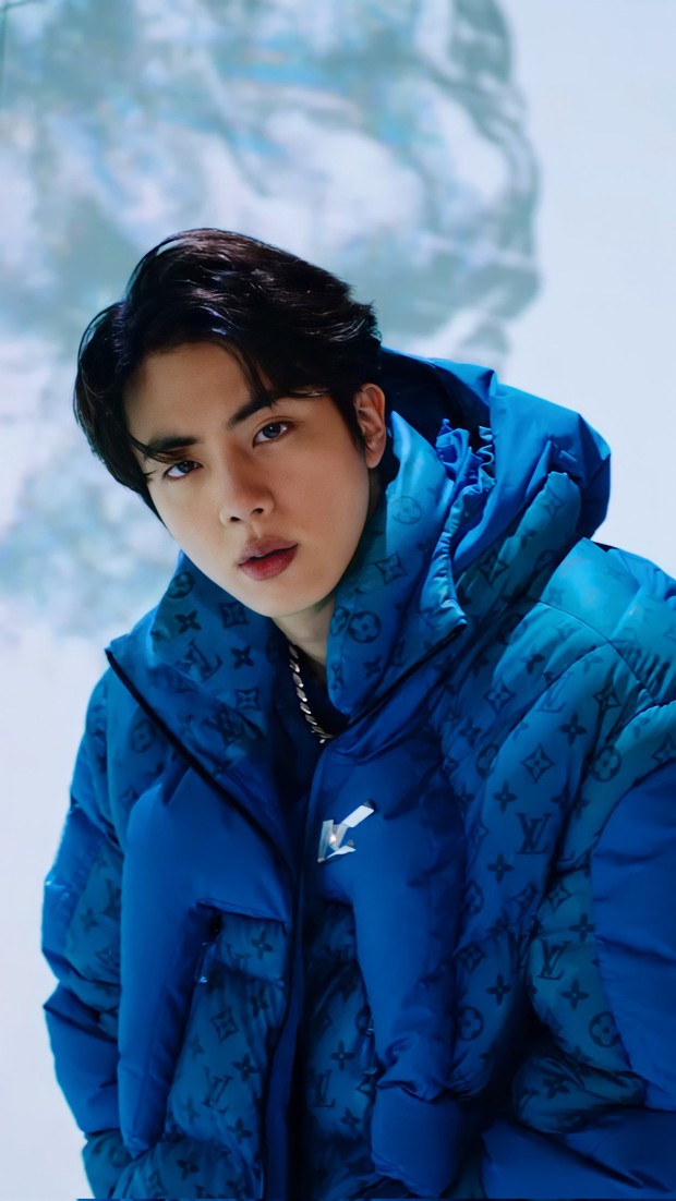 BTS đại náo tạp chí: Jungkook gây bão với tóc mới tôn visual vô thực, tổng tài V và J-Hope lên cả cây đồ hiệu “căng đét” - Ảnh 13. BTS đại náo tạp chí: Jungkook gây bão với tóc mới tôn visual vô thực, tổng tài V và J-Hope lên cả cây đồ hiệu “căng đét” - Ảnh 13.
