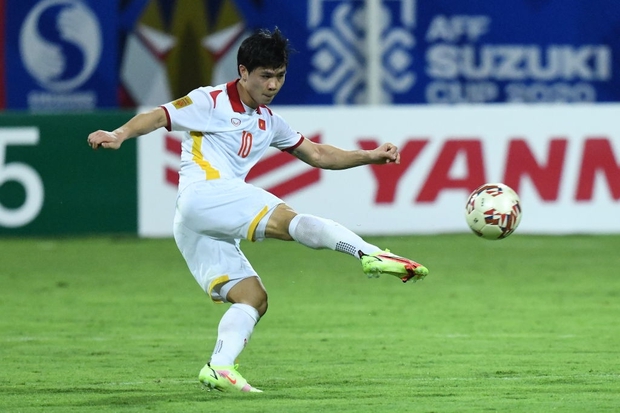 Đá như chơi vẫn đánh bại tuyển Lào 2-0, tuyển Việt Nam khởi đầu thuận lợi tại AFF Cup - Ảnh 1.