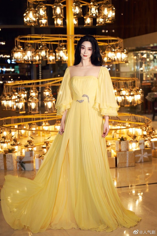 Ảnh team qua đường bóc trần nhan sắc thật của Phạm Băng Băng tại sự kiện, hoá ra visual lộ khuyết điểm quá rõ rệt - Ảnh 7. Ảnh team qua đường bóc trần nhan sắc thật của Phạm Băng Băng tại sự kiện, hoá ra visual lộ khuyết điểm quá rõ rệt - Ảnh 7.