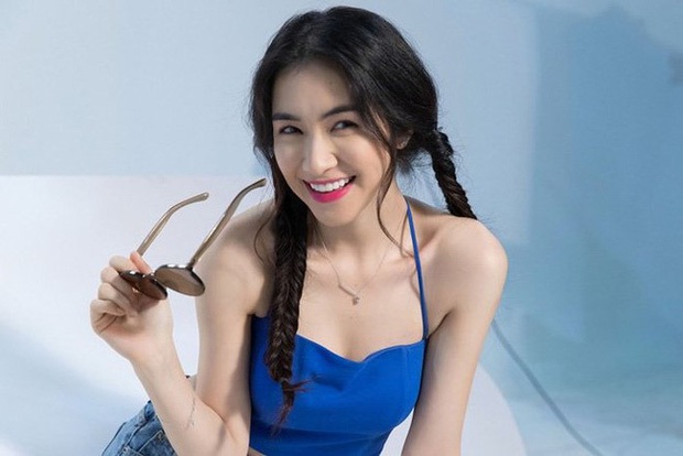 Nóng: Lộ ảnh Hòa Minzy quay Sao Nhập Ngũ, ngồi ăn với Độ Mixi đã cắt bay mái tóc vuốt keo các thứ? - Ảnh 2. Nóng: Lộ ảnh Hòa Minzy quay Sao Nhập Ngũ, ngồi ăn với Độ Mixi đã cắt bay mái tóc vuốt keo các thứ? - Ảnh 2.