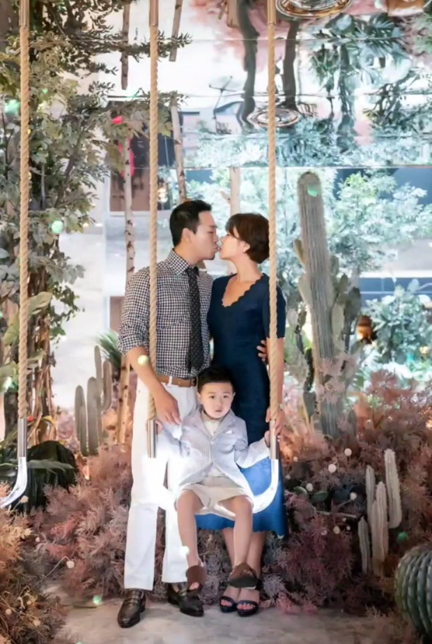 Sau lần suýt ly hôn chồng đại gia, giờ Hwang Jung Eum (She Was Pretty) liên tục công khai ảnh khóa môi ông xã cực tình tứ - Ảnh 3.
