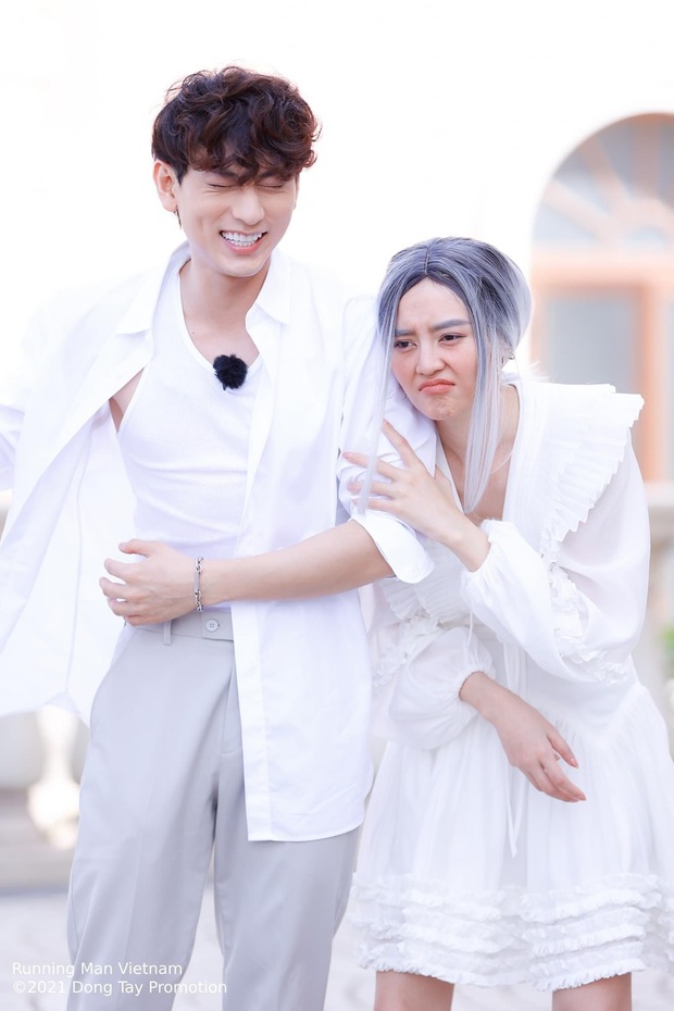 Vắng Karik, Lan Ngọc lập tức nhảy thuyền sang Isaac: Hết ôm ấp, vuốt ve lại bênh nhau chằm chặp! - Ảnh 7.