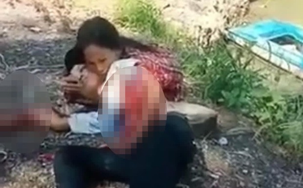 Thiếu niên 16 tuổi bị chém chết ngay trước sân nhà: Công an triệu tập 2 người trẻ tuổi - Ảnh 1. Thiếu niên 16 tuổi bị chém chết ngay trước sân nhà: Công an triệu tập 2 người trẻ tuổi - Ảnh 1.