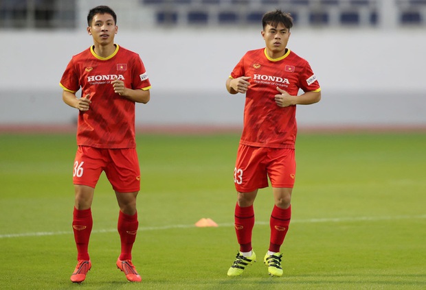 NÓNG: Chủ nhà quay xe, một cầu thủ Việt Nam kịp sang Singapore dự AFF Cup 2020 - Ảnh 1.