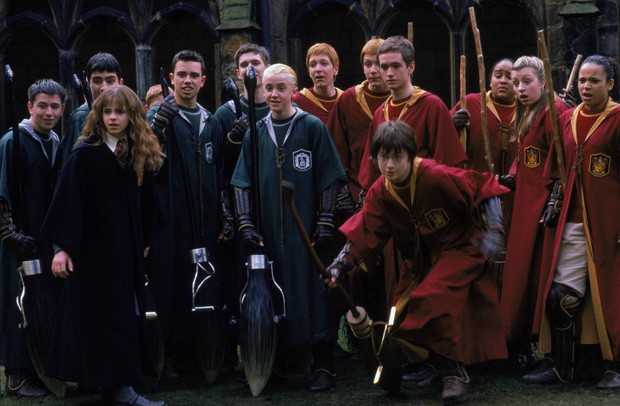 Harry Potter hay đến mấy thì vẫn có 5 vấn đề làm fan nóng máu: Phẫn nộ nhất là thầy Dumbledore cố tình đẩy Harry vào chỗ chết! - Ảnh 2.