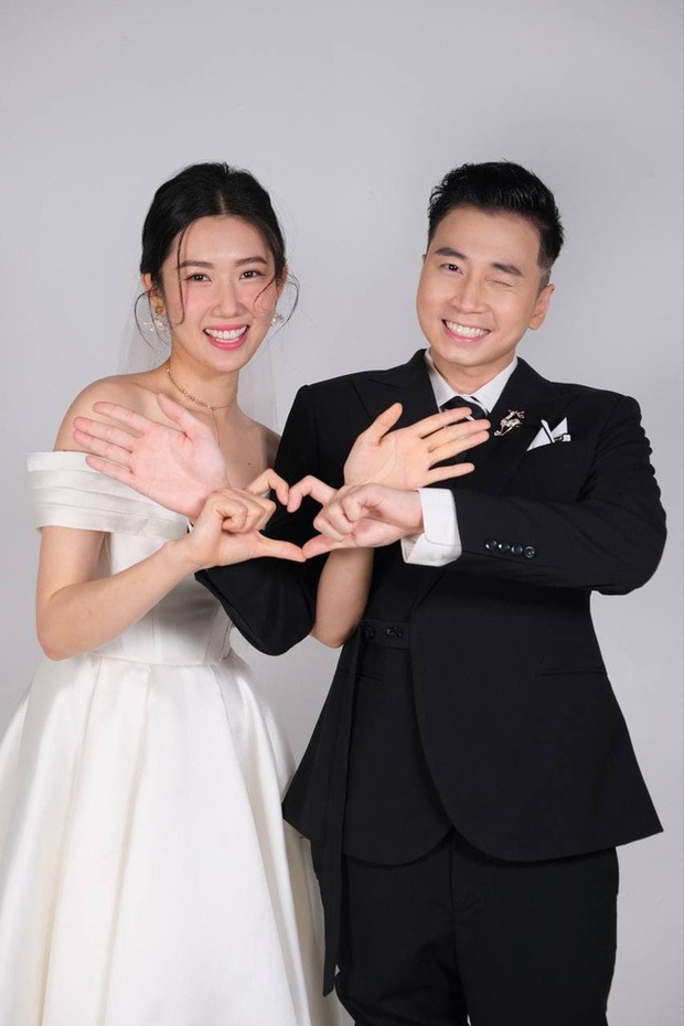 Thúy Ngân khoe ảnh mới, Karik bình luận một câu đáng ngờ giữa nghi vấn hẹn hò - Ảnh 1.