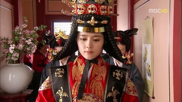 6 tân nương diễm lệ nhất phim cổ trang Hàn: Shin Hye Sun, Jang Nara như tiên tử có đọ lại huyền thoại cuối bảng? - Ảnh 10.