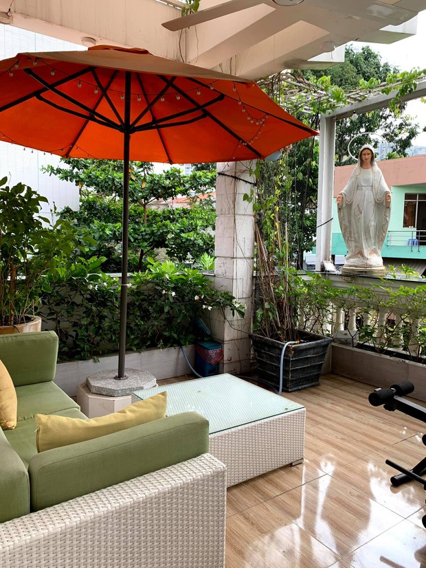 Lấy chồng đại gia, Vy Oanh ở biệt thự rộng 1400m2, mất hơn chục ngày để trang trí Tết lung linh, rực rỡ - Ảnh 16.