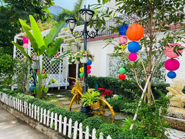 Lấy chồng đại gia, Vy Oanh ở biệt thự rộng 1400m2, mất hơn chục ngày để trang trí Tết lung linh, rực rỡ - Ảnh 2.