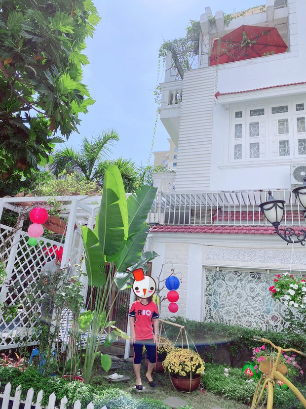 Lấy chồng đại gia, Vy Oanh ở biệt thự rộng 1400m2, mất hơn chục ngày để trang trí Tết lung linh, rực rỡ - Ảnh 3.