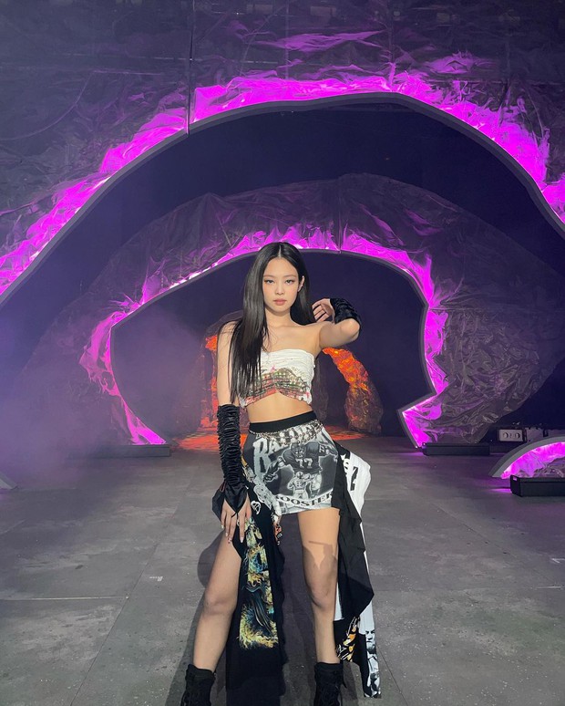 Khoe ảnh sương sương hậu trường THE SHOW, Jennie và Jisoo (BLACKPINK) khiến netizen thốt lên: Nhan sắc đỉnh nhất nhì Kpop đây rồi! - Ảnh 13.