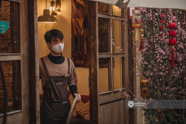 Ảnh: Tình hình quán xá Hà Nội trong ngày đầu thực hiện tạm đóng cửa vũ trường, quán bar và thắt chặt phòng chống dịch Covid-19 - Ảnh 10. Ảnh: Tình hình quán xá Hà Nội trong ngày đầu thực hiện tạm đóng cửa vũ trường, quán bar và thắt chặt phòng chống dịch Covid-19 - Ảnh 10.