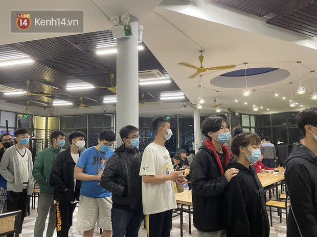 Cuộc sống bên trong kí túc xá cách ly của 300 sinh viên Đại học FPT - Ảnh 4.