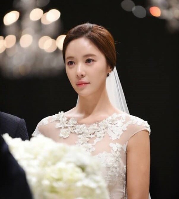 Hwang Jung Eum lần đầu lộ diện sau 5 tháng ly hôn chồng đại gia, diện mạo ra sao mà lên cả top Naver? - Ảnh 6.