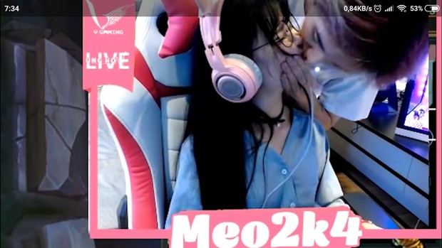 Mèo 2k4 và Bé Chanh từng có thời gian mặn nồng và không ít lần thể hiện nó ngay trên sóng livestream