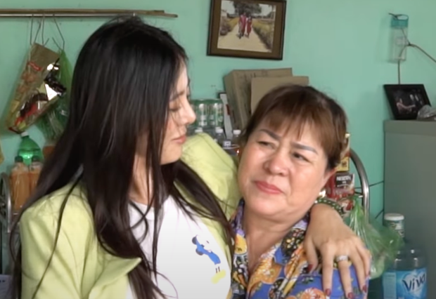 “10 năm rồi không về ăn Tết” - Câu nói trong nước mắt của mẹ ruột bỗng khiến Nam Thư bị “ném đá”, nhưng liệu có đáng bị chỉ trích? - Ảnh 4.