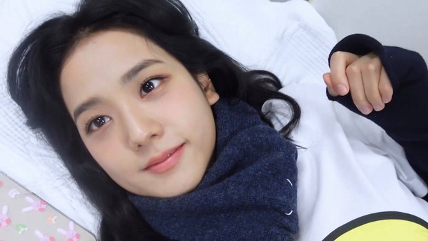 Từ chính miệng Jisoo: Không có chuyện BLACKPINK để mặt mộc đi tổng duyệt, muốn đẹp phải makeup full face! - Ảnh 4.