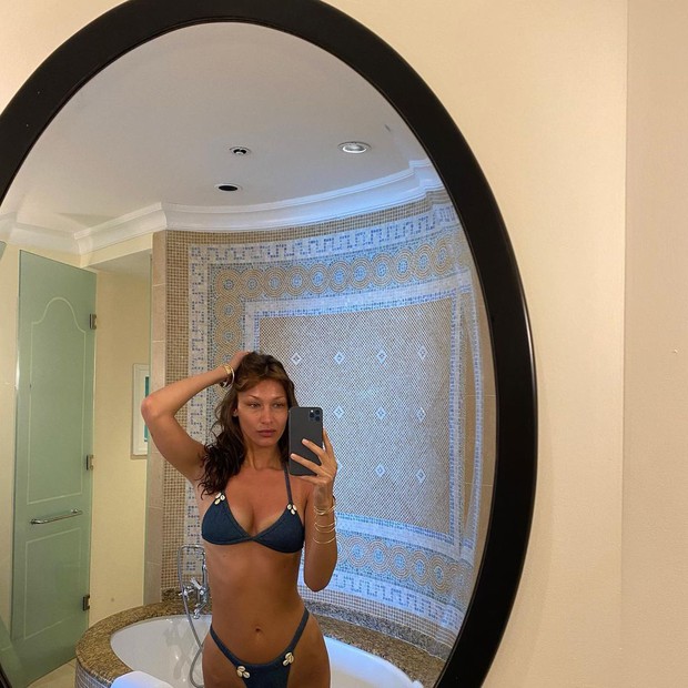 Nàng mẫu siêu hot Bella Hadid tự tin khoe visual mộc: Body nóng hôi hổi nhưng kéo đến ảnh mặt mộc “dừ chát” mà ngã ngửa - Ảnh 2.