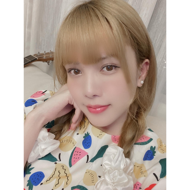 Đúng đêm giao thừa, Thiều Bảo Trâm tung tin nhắn với nhân vật đặc biệt kèm lời hứa: “Em sẽ luôn xinh đẹp, toả sáng và hạnh phúc” - Ảnh 4.