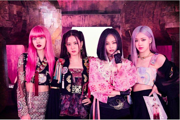 Lisa (BLACKPINK): Từ sao nhí Thái Lan đến em gái quốc tế làm nên lịch sử và những giọt nước mắt chảy ngược phía sau thành công - Ảnh 7. Lisa (BLACKPINK): Từ sao nhí Thái Lan đến em gái quốc tế làm nên lịch sử và những giọt nước mắt chảy ngược phía sau thành công - Ảnh 7.