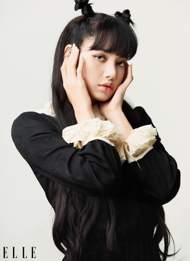 Lisa (BLACKPINK): Từ sao nhí Thái Lan đến em gái quốc tế làm nên lịch sử và những giọt nước mắt chảy ngược phía sau thành công - Ảnh 9. Lisa (BLACKPINK): Từ sao nhí Thái Lan đến em gái quốc tế làm nên lịch sử và những giọt nước mắt chảy ngược phía sau thành công - Ảnh 9.