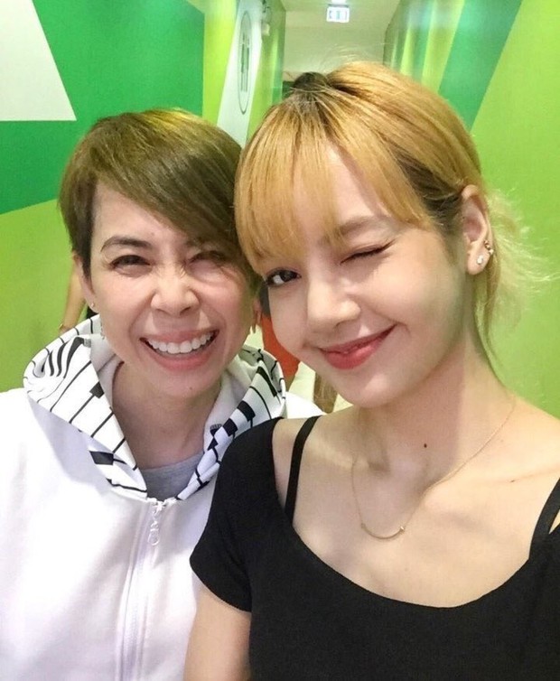 Lisa (BLACKPINK): Từ sao nhí Thái Lan đến em gái quốc tế làm nên lịch sử và những giọt nước mắt chảy ngược phía sau thành công - Ảnh 14. Lisa (BLACKPINK): Từ sao nhí Thái Lan đến em gái quốc tế làm nên lịch sử và những giọt nước mắt chảy ngược phía sau thành công - Ảnh 14.