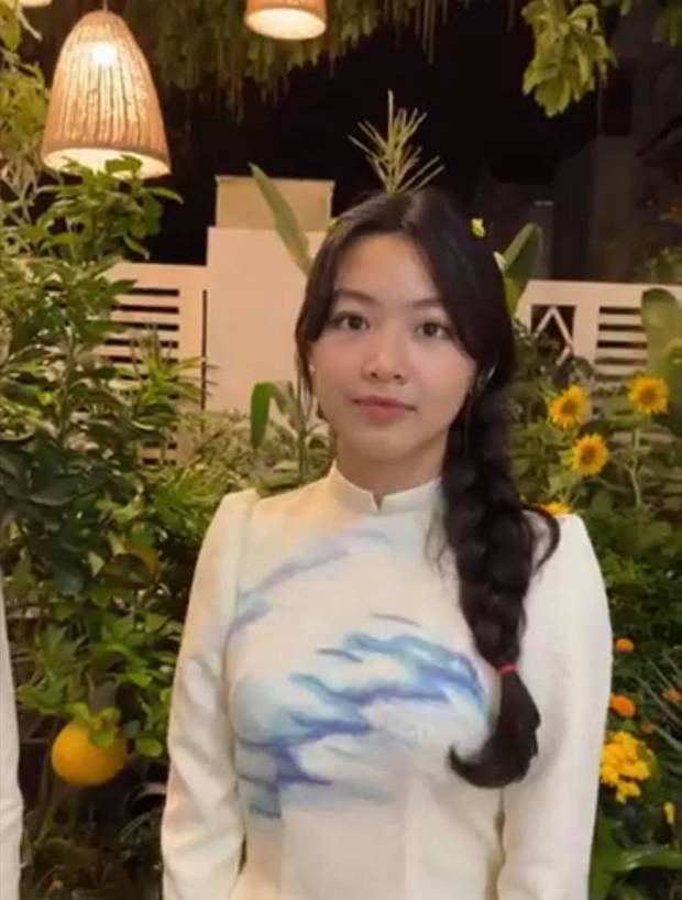 Hai ái nữ nhà Quyền Linh giật spotlight ngày mùng 1 Tết, cả chiều cao, nhan sắc lẫn thần thái đều chuẩn Hoa hậu tương lai - Ảnh 4.