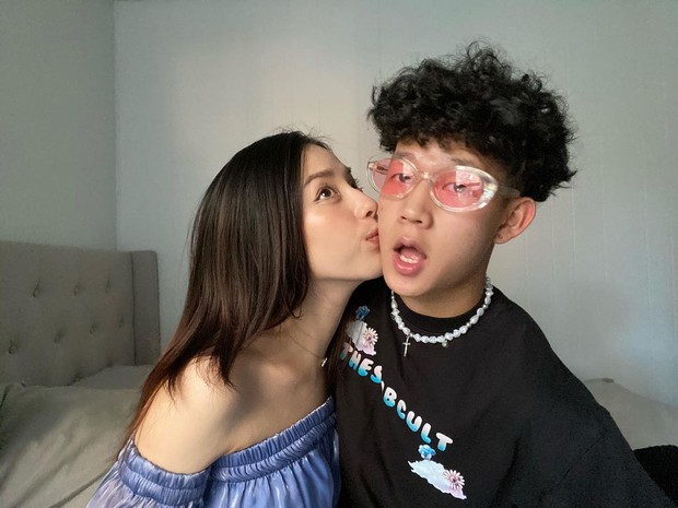 Loạt hot couple thi nhau check-in mùng 1 Tết: Quá nhiều cảnh hôn hít, quá nhiều cẩu lương - Ảnh 15.