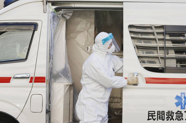 Một năm mới buồn của người Nhật: Khi Covid-19 đang đánh sập hệ thống y tế ở đất nước sở hữu tỉ lệ giường bệnh cao nhất thế giới - Ảnh 4.