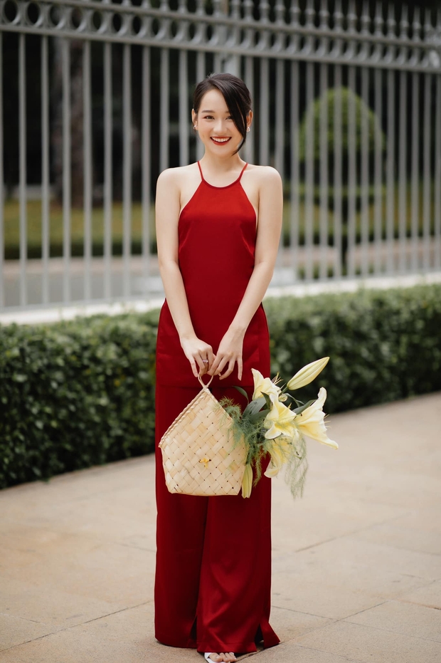 Trúc Anh khác thật rồi: Tung ảnh khai Xuân trong veo chuẩn nàng thơ, ai dè mặc đồ hiểm hóc “thả rông” vòng 1 nóng hổi - Ảnh 4. Trúc Anh khác thật rồi: Tung ảnh khai Xuân trong veo chuẩn nàng thơ, ai dè mặc đồ hiểm hóc “thả rông” vòng 1 nóng hổi - Ảnh 4.