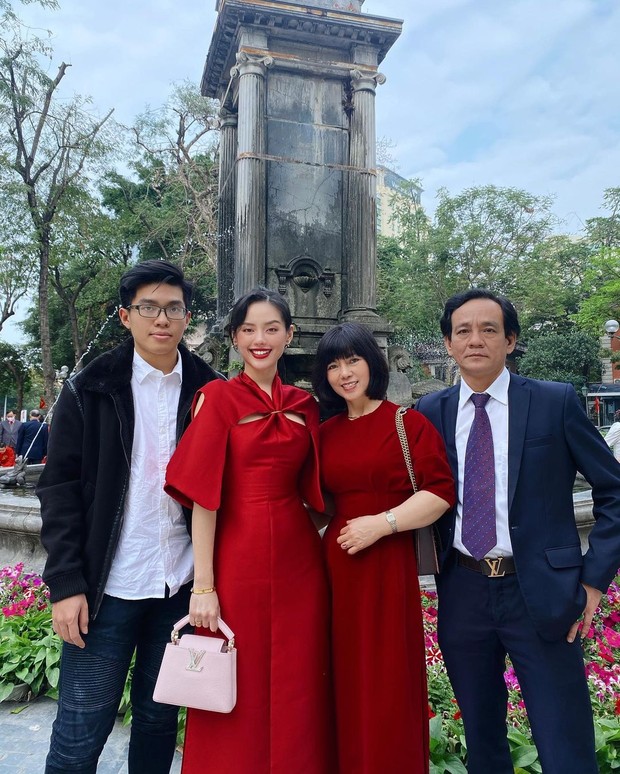 Sau ngày mùng 1 Tết, Instagram hoá đấu trường mặc đẹp: Gọi festival Âm lịch không sai chút nào! - Ảnh 9. Sau ngày mùng 1 Tết, Instagram hoá đấu trường mặc đẹp: Gọi festival Âm lịch không sai chút nào! - Ảnh 9.