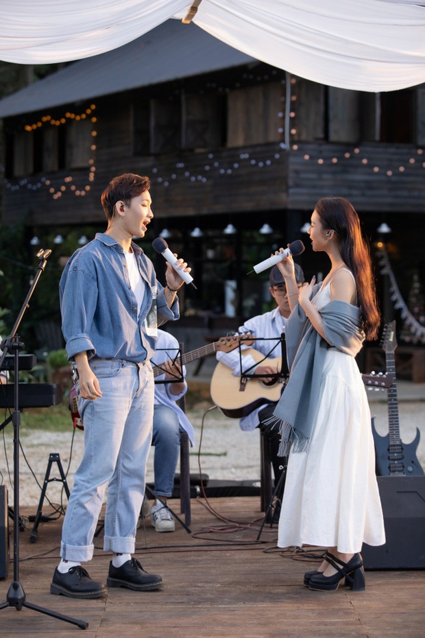 Rộ tin bạn gái Hoàng Dũng khoá Instagram sau khi nam ca sĩ được Trấn Thành khen có tướng phu thê với Amee trên sóng truyền hình - Ảnh 3. Rộ tin bạn gái Hoàng Dũng khoá Instagram sau khi nam ca sĩ được Trấn Thành khen có tướng phu thê với Amee trên sóng truyền hình - Ảnh 3.